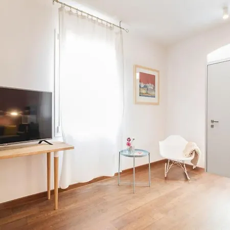 Amazhome - Casa Di Design Nel Cuore Di * リミニ