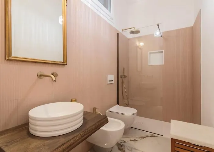 Amazhome - Casa Di Design Nel Cuore Di ريميني